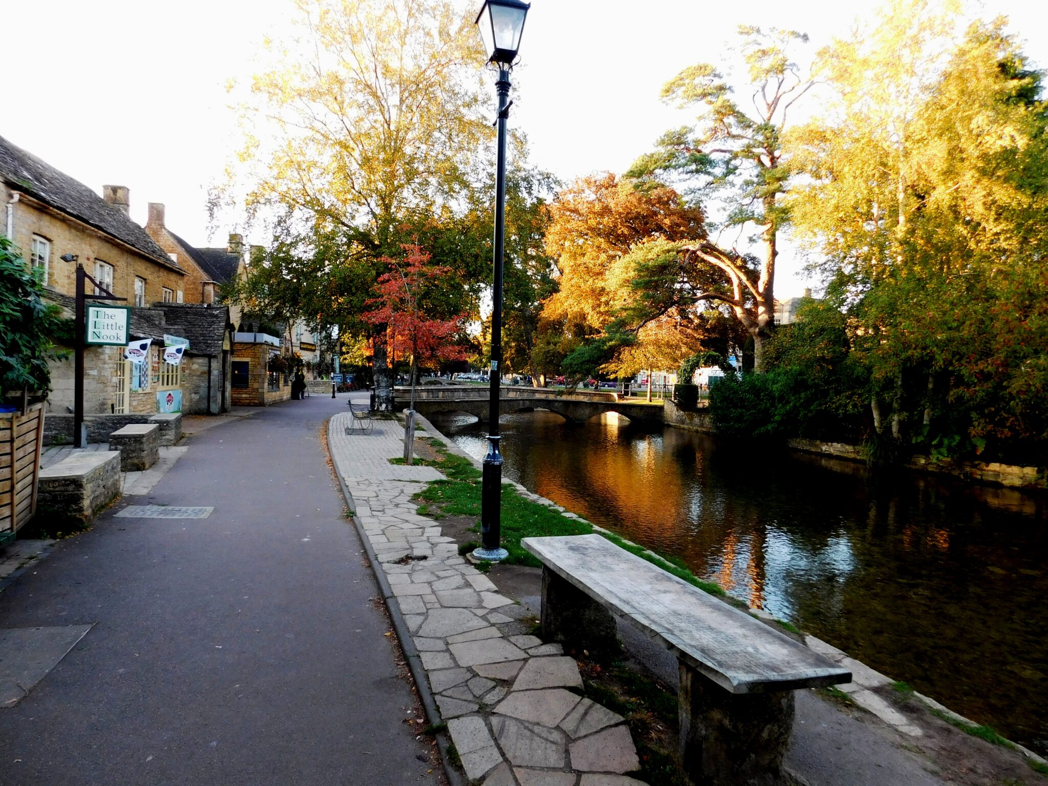 Bourton on the Water - photo by debbiemg on pxhere